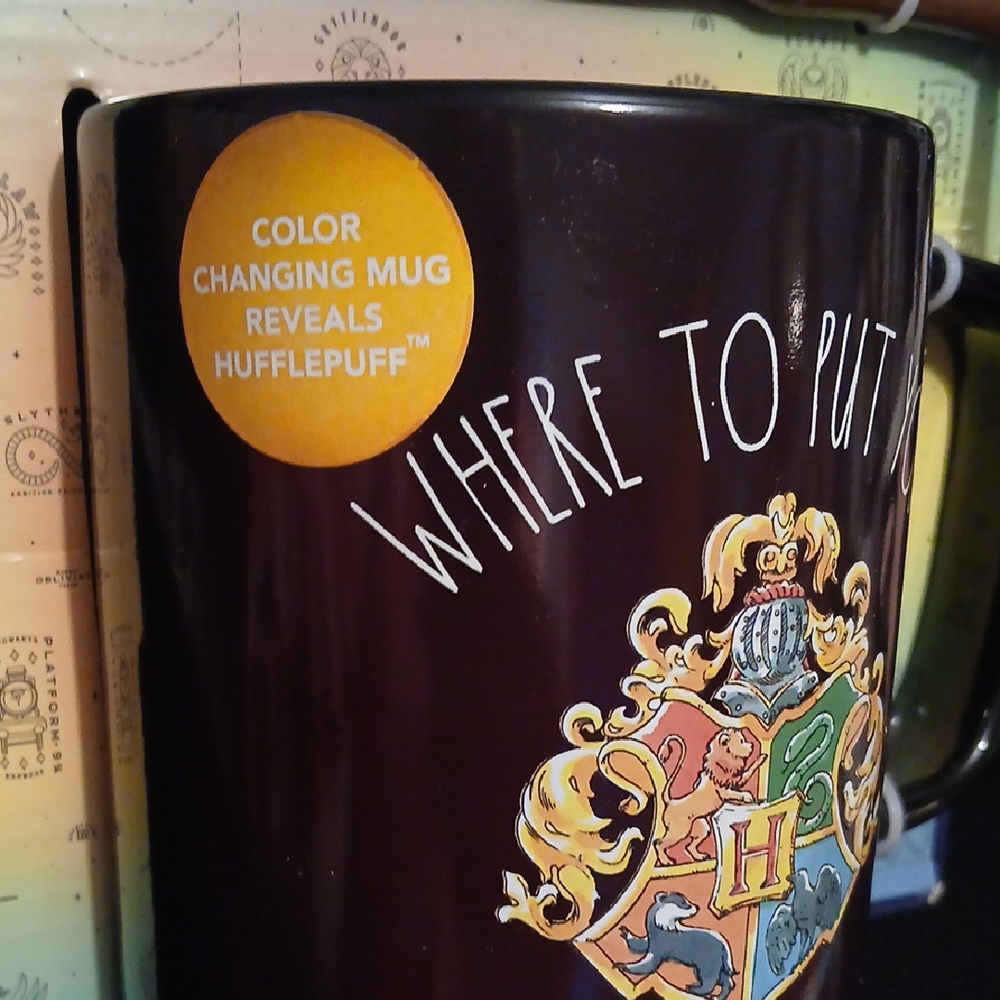 Harry Potter Black Hogwarts Crest Mug Rae Dunn NIB - Picture 2 of 6